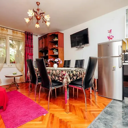 Crvena Orhideja Split