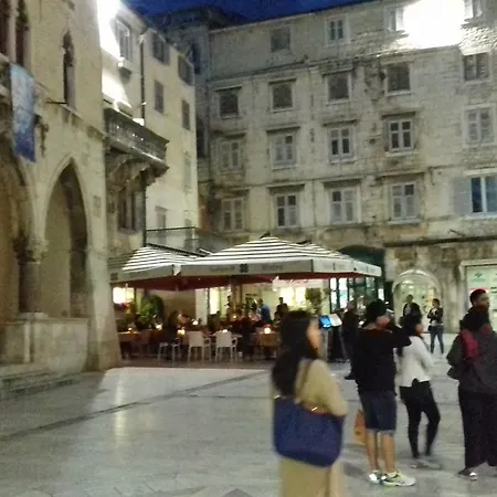 Crvena Orhideja Split