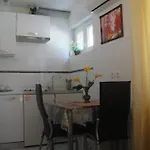 Apartment Apartments Crvena Orhideja