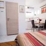 Apartments Crvena Orhideja