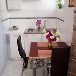 Apartment Apartments Crvena Orhideja *