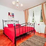 Apartments Crvena Orhideja * Split