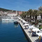 Apartments Crvena Orhideja *
