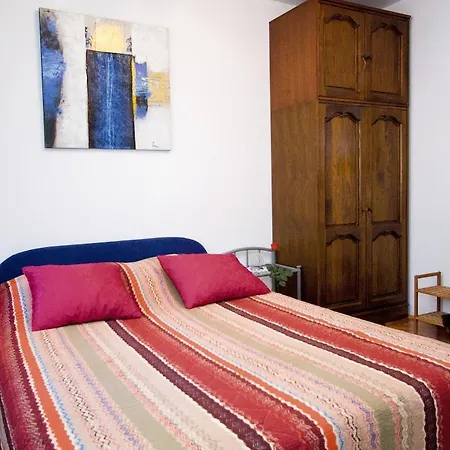 Apartament Crvena Orhideja