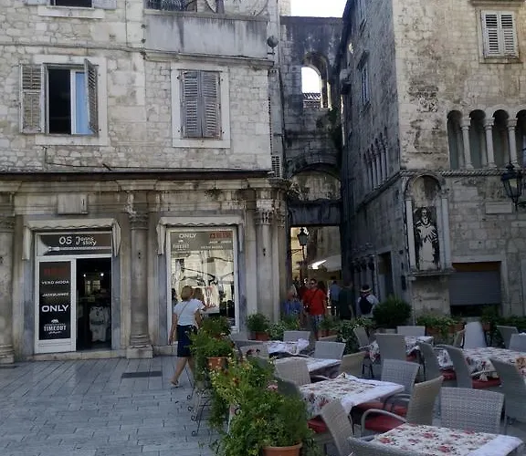 Crvena Orhideja Split