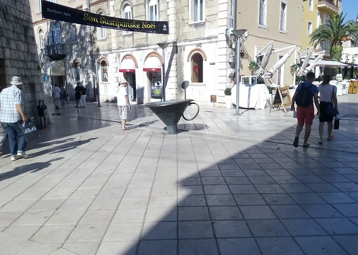 Crvena Orhideja Split