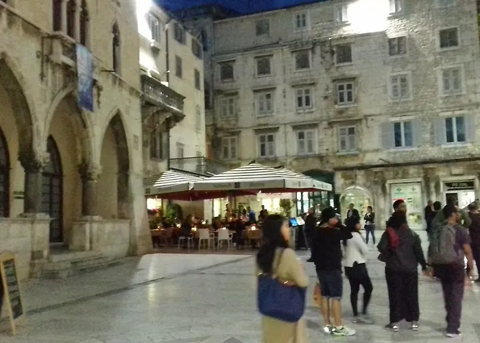 Crvena Orhideja Split